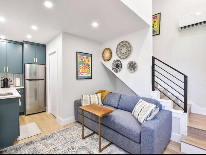 Tiny House-Sleeps 4-Kitchen-WasherDryer-Patio