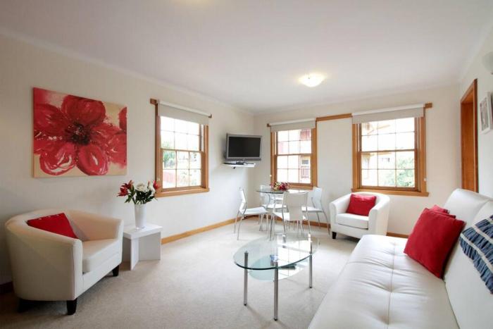 River View on Secheron - A Cosy Battery Point Haven