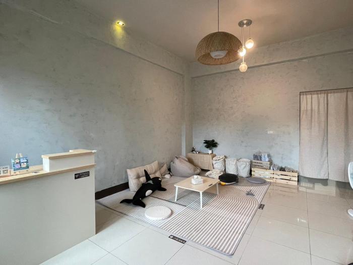 Hi Tray 屋裡有個脆背包客棧