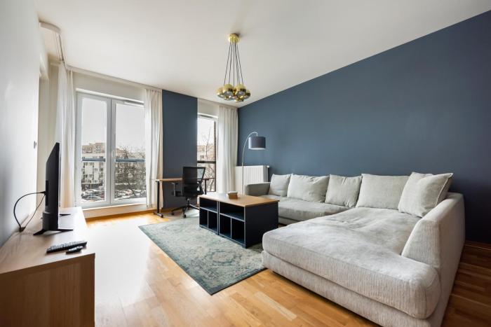 Praga Chic Apartment by BookingHost