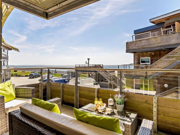 2 Bed in Tenby FB290