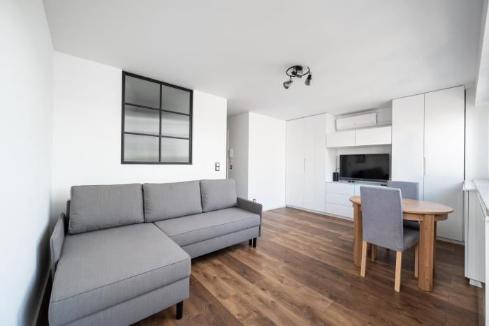 Metro Racławicka Chic Studio by BookingHost