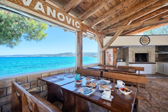 Apartments by the sea Kastel Stafilic, Kastela - 21981
