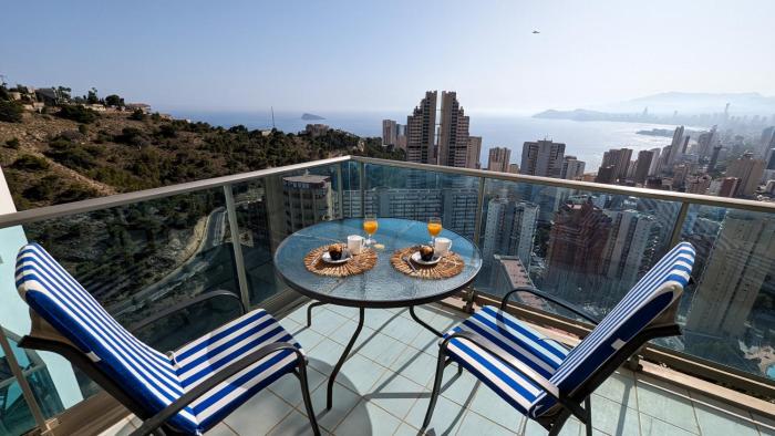 TORRE LUGANO sea view apartment