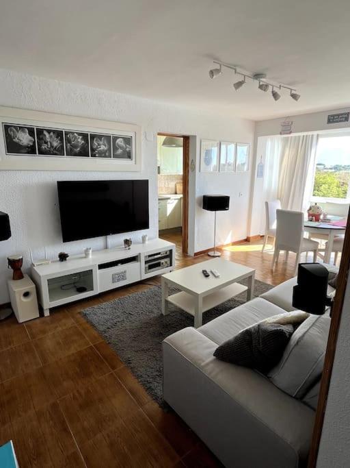 Soleares Apartment - Close to the Beach!