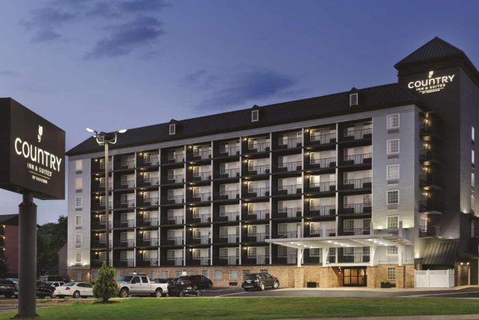 Country Inn & Suites by Radisson, Pigeon Forge South, TN