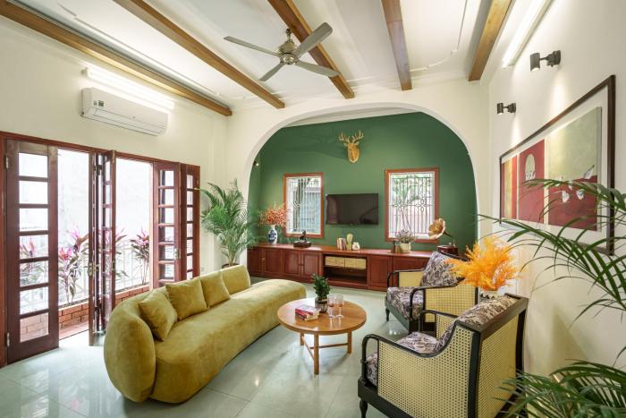 House of Comfort - 3 BR & 3 baths - 1 to Hoan Kiem Lake & Old Quarter