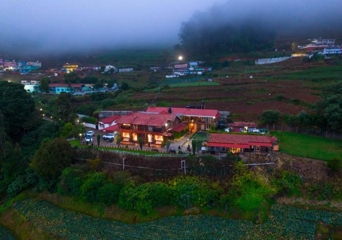SILENT VALLEY FARMSTEAD OOTY by VOYE HOMES
