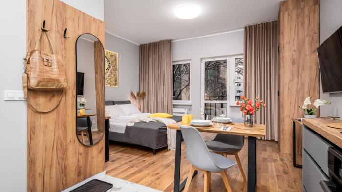 Złota City Centre, Sun & Snow