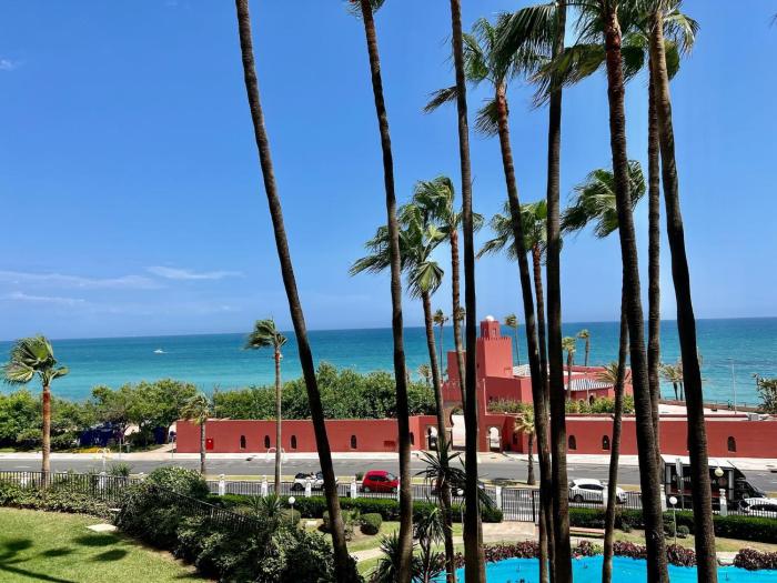 Modern Front Sea View Apartment in BenalBeach