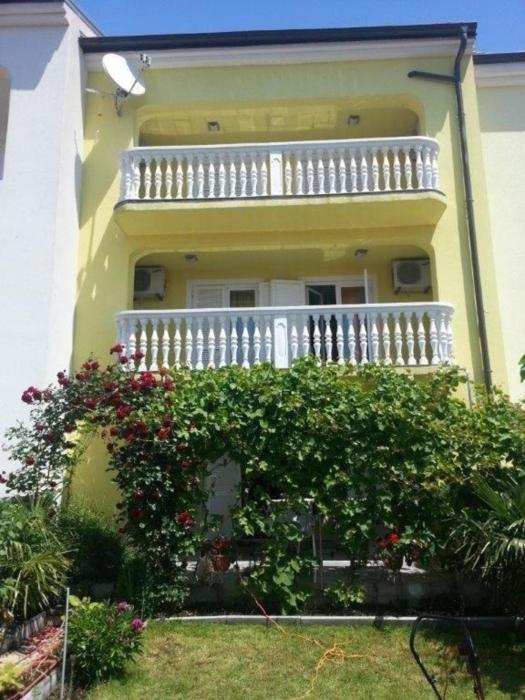 Ferienapartment in Strandnähe, mit Balkon und Meerblick