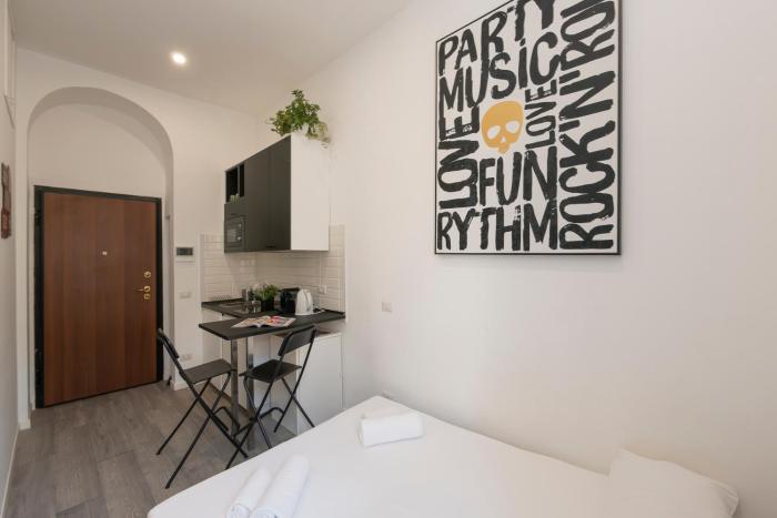 [IHost Studio] - Lomellina 14A