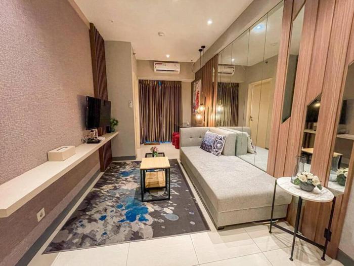 La Rosa II at Anderson Tower