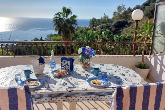 Solemare Letojanni apartment