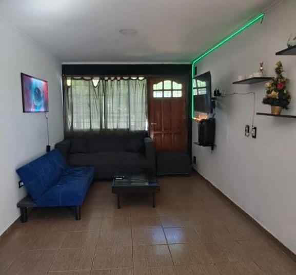 Casa 3 ambientes, zona Constitución.