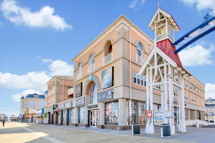 Oceanfront Villa 2(103) - Boardwalk oceanfront