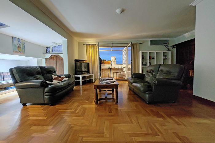 Anno Domini 120 sqm, Large, Elegant, near center
