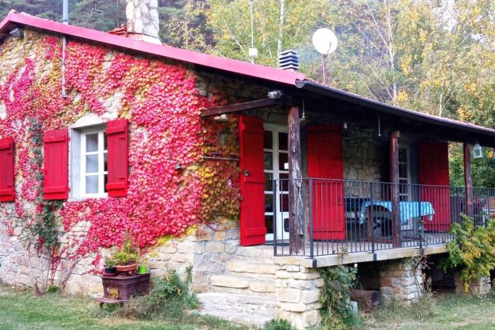 Cottage a Bossolasco con piscina