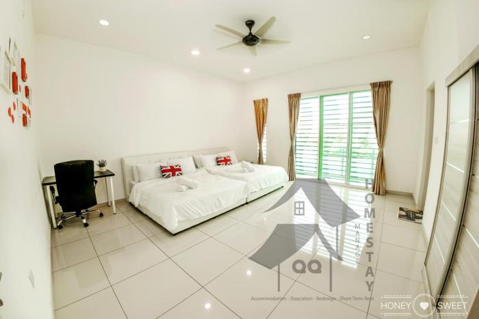 CosyStay - Hijayu Sendayan, Seremban - Family, Spacious with Free Parking, WiFi