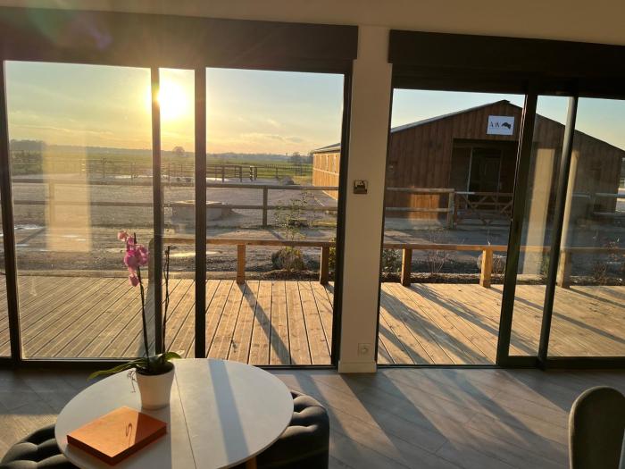 Equi-Lodge insolite avec les chevaux au cœur de la forêt proche Disney