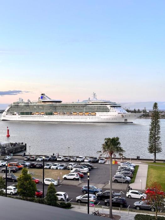 Balmoral on Scott - Harbour Front Perfection