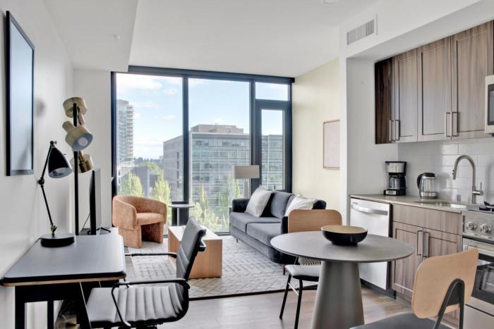 First Hill 1BR w Gym Coworking SEA-454