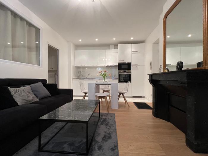 Luxury Appartment, Champs Elysées, Neuf !