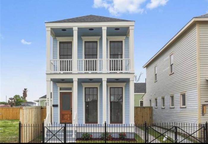 The Retreat On Burgandy.