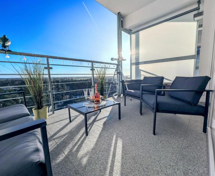 Royal Suite, 50 meters to Beach, 10th Floor, Panoramic View, Parking, Porta Mare Active & Spa