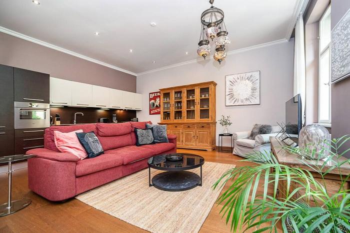 Oriental Touch River Apartment