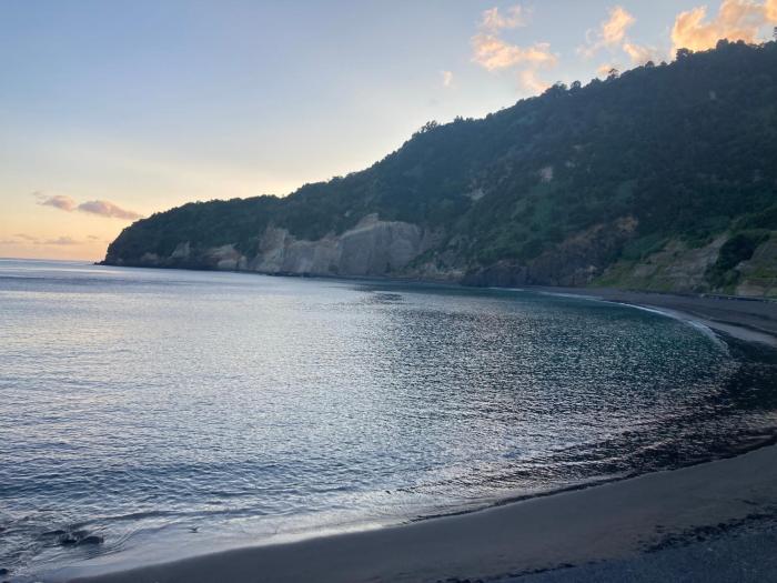 Água e Sal - Seafront House, with Garden and independent Suíte.