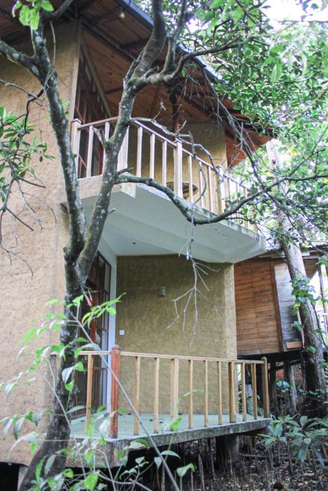 Seasons Four Jungle Treehouse