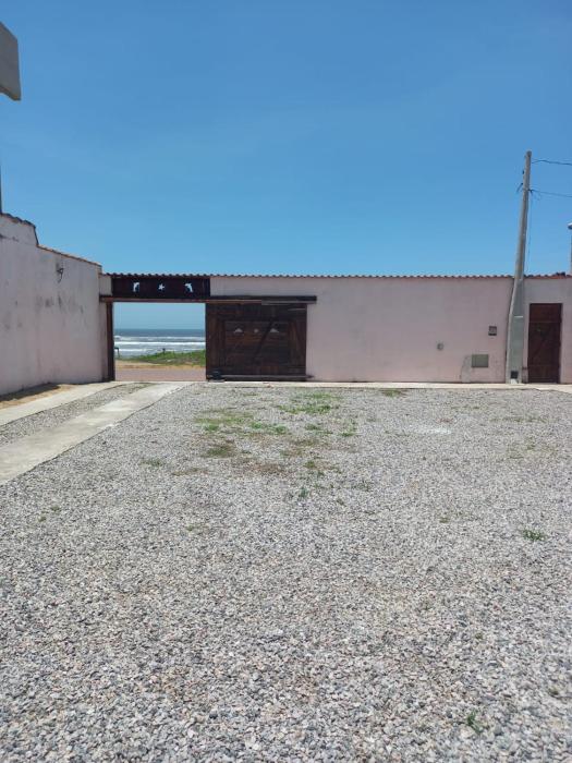 CHALÉ 02 frente mar