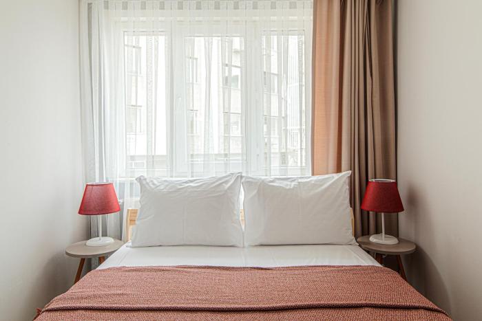 In Istanbul Center, 1BR Bright Top-Floor Apt