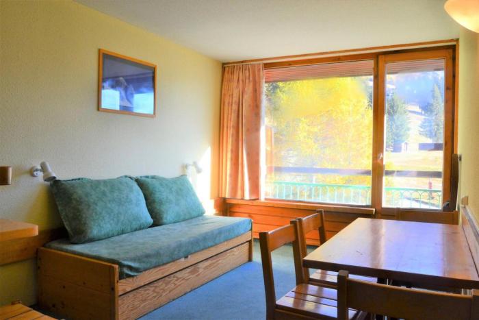 Résidence Lauzieres - Studio 5 personnes skis aux pieds et proche des commerces dans le village du Charvet à Arc 1800 MAE-1747