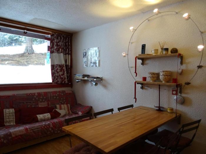 Résidence Belles Challes - Charmant studio pour 4 personnes skis aux pieds et proche des commerces dans le village du Charvet à Arc 1800 MAE-1787