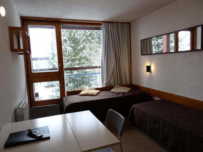 Résidence Belles Challes - Studio 4 personnes à Arc 1800 skis aux pieds et proche des commerces dans le village du Charvet MAE-1952