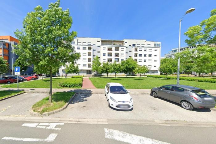 Apartments with a parking space Zagreb - 22137