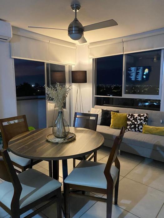 Centro histórico Downtown Depto completo alberca climatizada AC parking free seguridad 24 hras