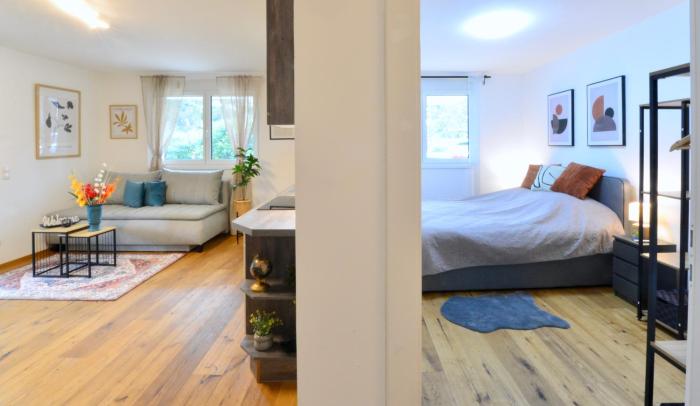 New with Parking and Metro in front of the House