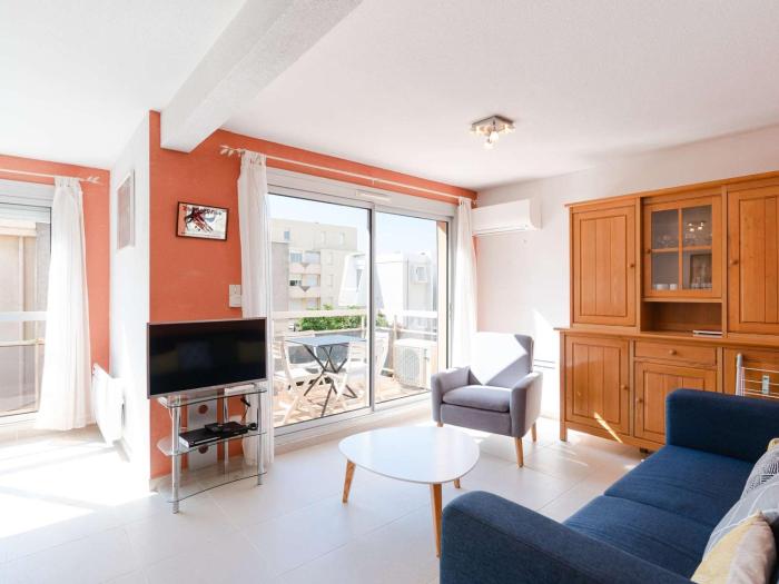 Appartement T2 climatisé avec balcon, parking privé, 4 couchages, centre Narbonne-Plage, proche mer - FR-1-409-65