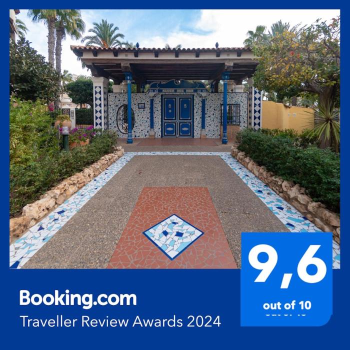 The Best House! Large terrace Beach and Bars! Traveller Awards 2024-2025