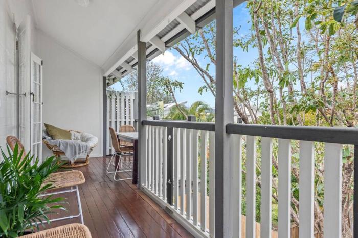 Abracadabra! ~ 1Bed 1Bath Balconies ~ New Farm