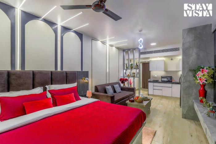 StayVista at Cityscape with Rooftop Pool - Jaipur