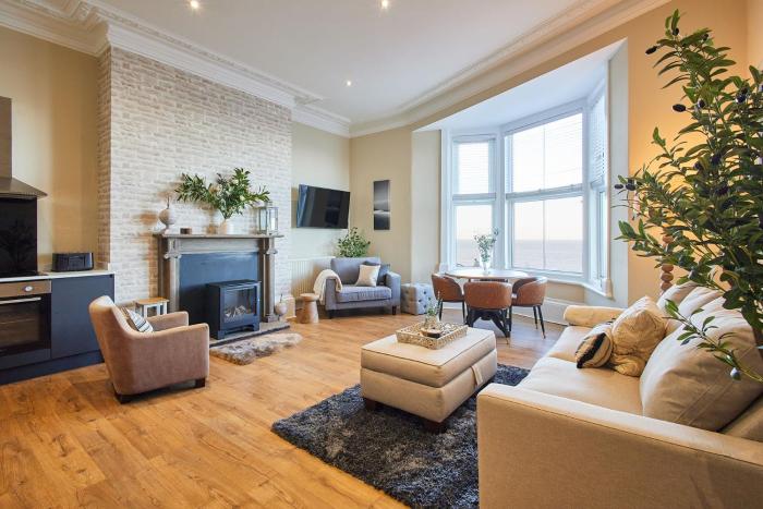 Host & Stay - Salty Bay