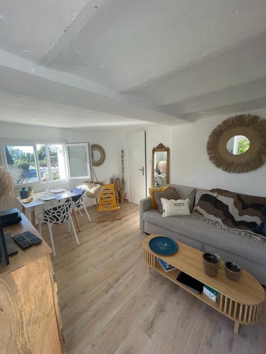 Exceptionnel studio vue mer refait à neuf