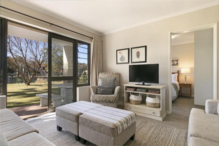 Laguna Beach B8 by Host Agents