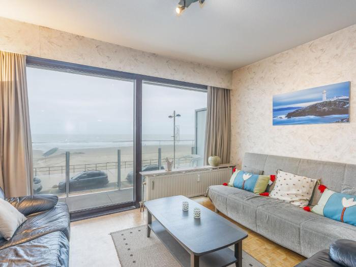 Apartment on the first floor with sea view