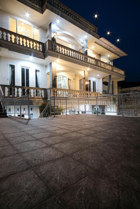 D&D Bellevue Guest House