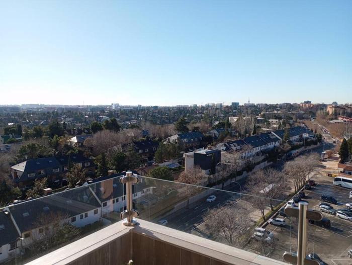 Luxury renovated apartment with terrace in Madrid